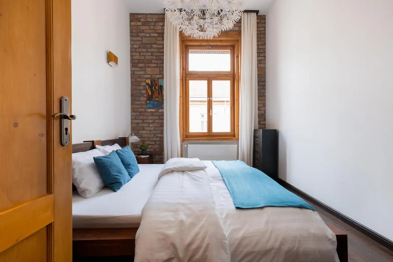 Supercentral Spacious Apartment Boedapest Hongarije